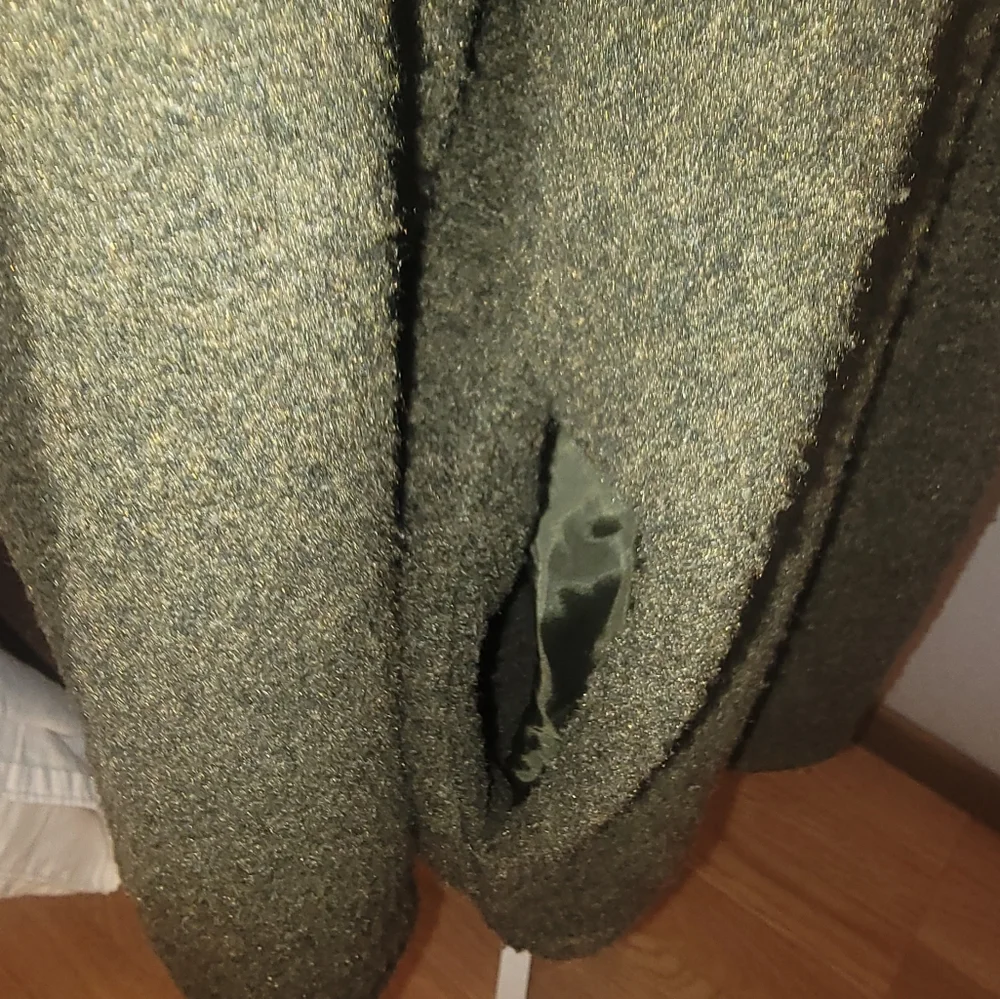 Woman's Black Tape Button-Up Shirt Size  Medium Long Sleeve Green in color - Picture 7 of 11